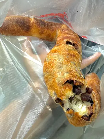 十胜红豆乳酪法包