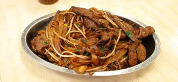 猪润牛肉炒河送绿豆凉粉糖水