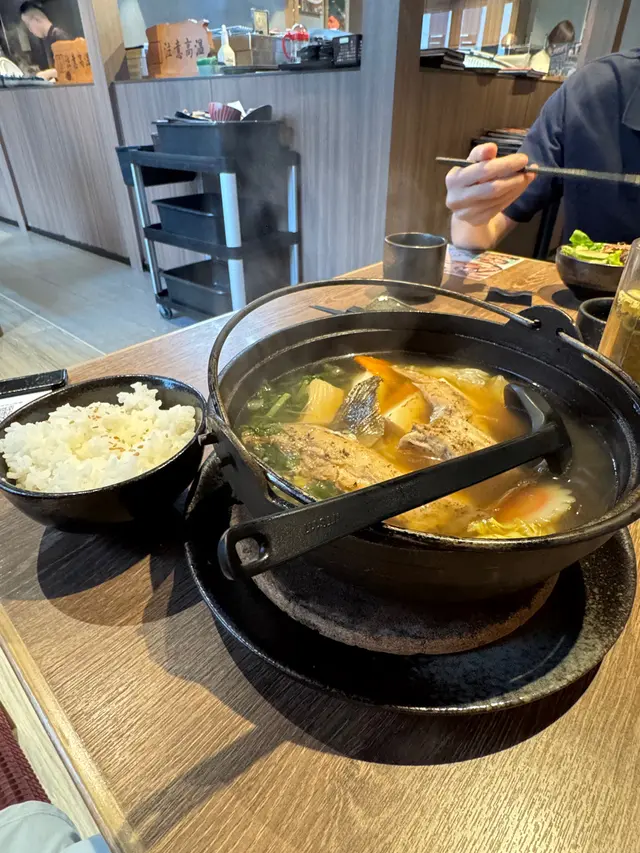 油甘魚鰭豆腐野菜鍋定食