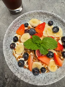 Yogurt bowl 與其他Cafe截然不同
Yogurt base加咗芝士口感，口感豐富。另外也加入了多種水果，絕對係減脂之選