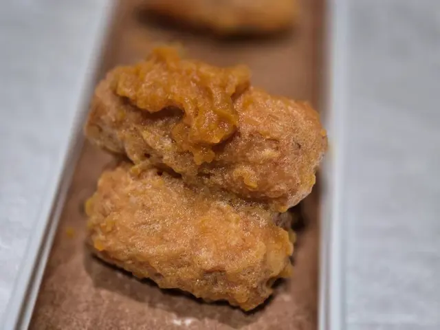 至於呢一味餸... 老實講，我連佢係乜都唔係好記得。味道普通到完全冇留低任何印象，你話好唔好食呢？