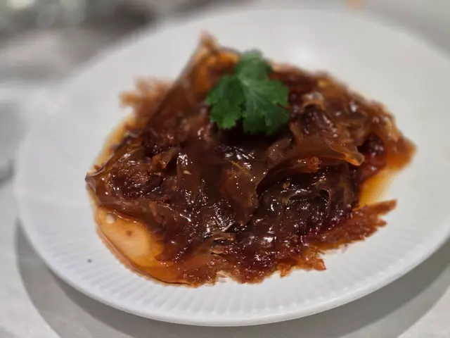 呢個冷盤海蜇就普通咗啲，唔係我食過最好嘅，下次可以唔使叫。