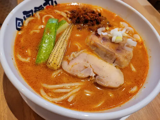 辛辣雞叉燒魚介拉麵