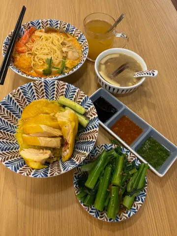 輕盈招牌海南雞飯套餐+輕盈大蝦海鮮喇沙摻摻套餐
