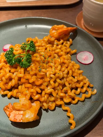 香煎海虾龙虾汁卷卷意粉