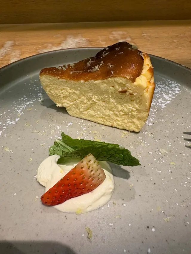 檸檬味巴斯克芝士蛋糕