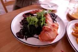 慢煮原條八爪魚墨汁香辣意粉