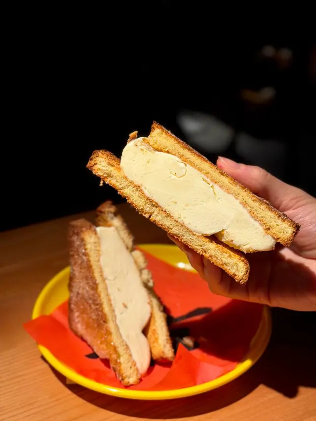 港式蜜糖多士夾雪糕