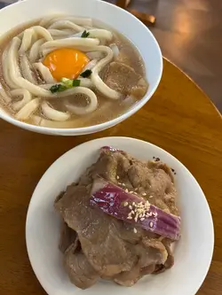黑毛豚肉烧+月见汤乌冬