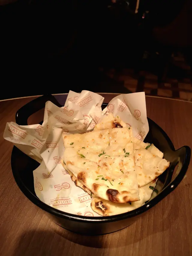 Garlic Naan 蒜蓉烤餅