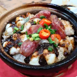 🐑白鳝排骨腊肠煲仔饭,所有嘅𩠌都唔错,煲底饭焦亦好易起,而且几靓仔,不过个饭略嫌都仲系湿咗少少,慢火煨多佢5分钟可能好啲。