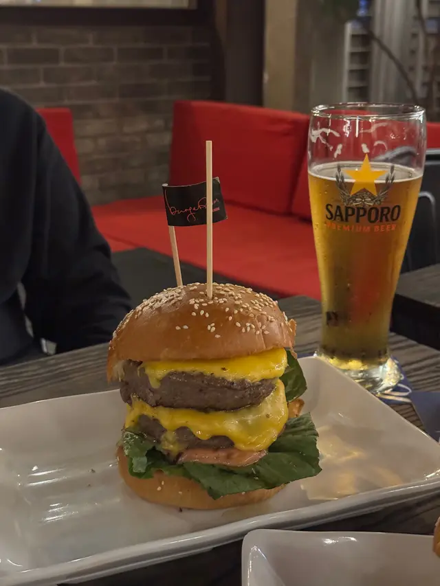 雙層芝士牛肉漢堡