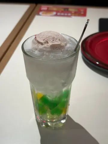 士多啤梨雪糕啫喱冰