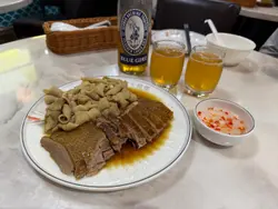 鹵水鵝頸拼鵝腸