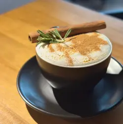 冬日限定肉桂薑汁鮮奶咖啡