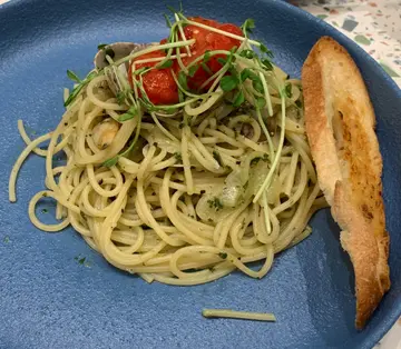 罗勒香草酱蚬肉意大利面