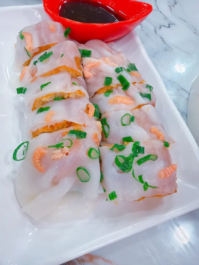 蔥花蝦米炸兩腸粉