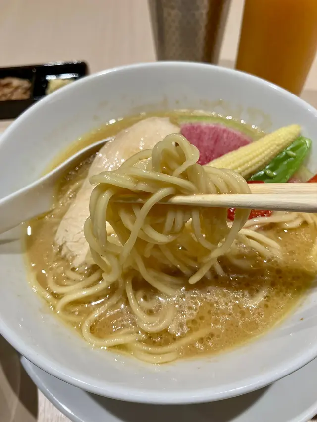 雞白湯醬油拉麵