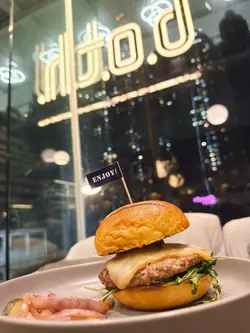 特級鴨肝芝士牛肉漢