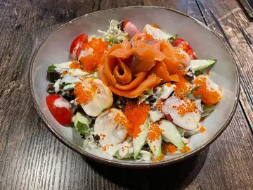 煙三文魚蟹籽什菜沙律(凱撒沙律汁)