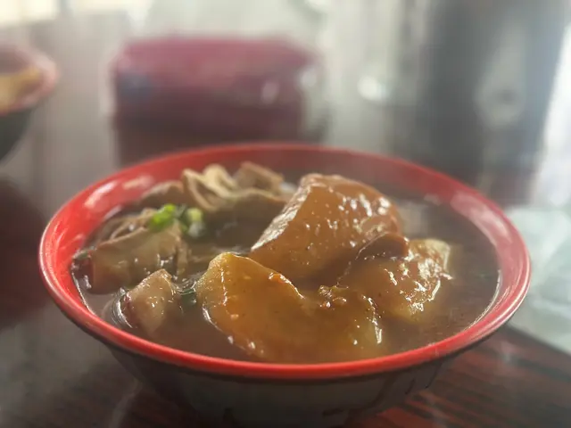 雞翼蘿蔔豬腸車仔麵