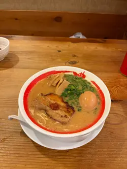  炙烧豚肉味玉拉面