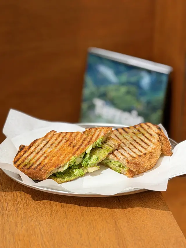 Smoked Chicken and Spinach Pesto Sourdough 