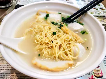 手打鱼蛋幼面配冻咖啡