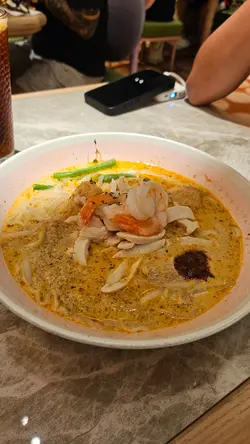 招牌大蝦雞絲喇沙