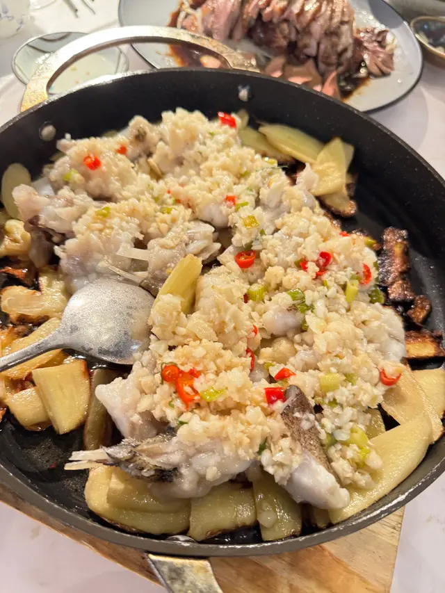 生蒜焗老虎斑頭腩