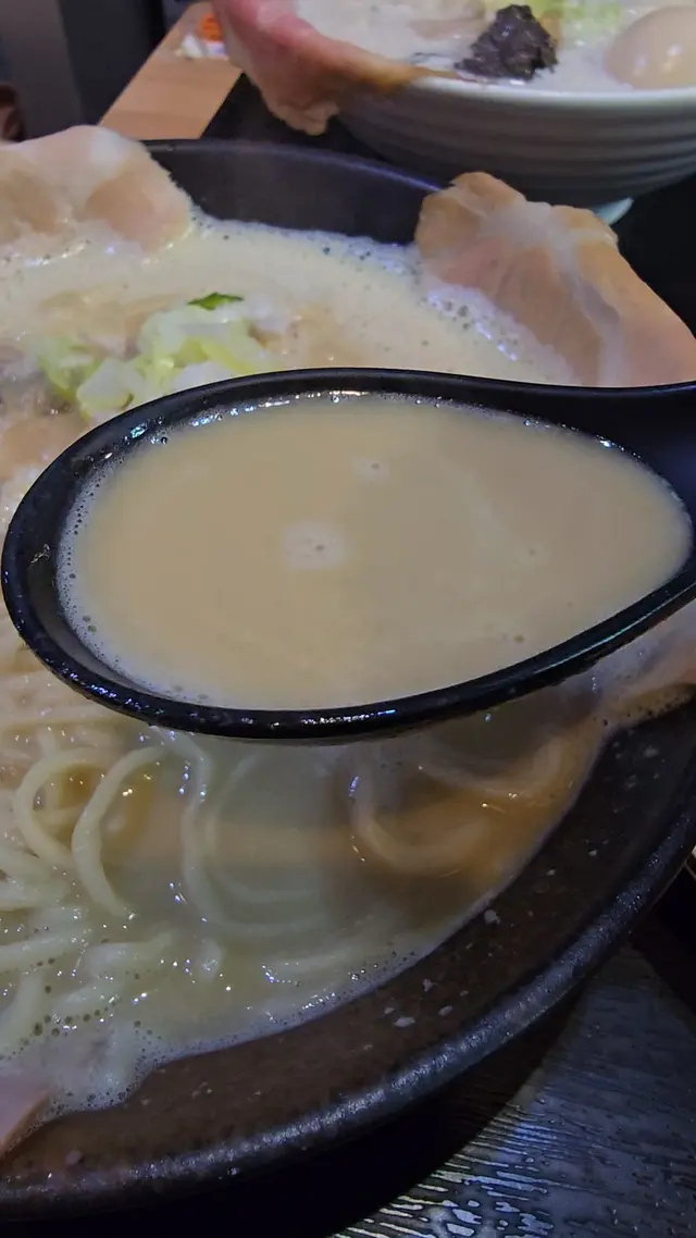 牡蠣濃湯非常濃郁純厚