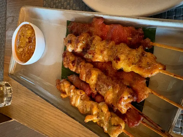 沙爹串燒(雞肉/豬肉)各半串