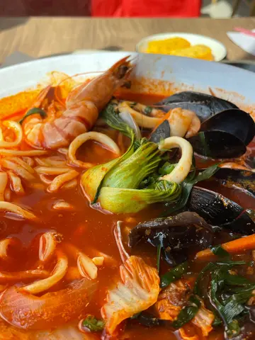 辣海鲜汤面