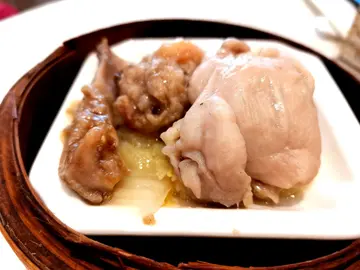 晨光老友记~韮菜猪红丶怀旧猪肚滑鸡烧卖加茶钱