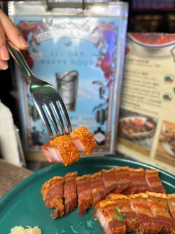 西班牙脆皮豬腩肉