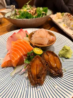 刺身四品(油甘鱼/赤虾/三文鱼/矶煮鲍鱼)