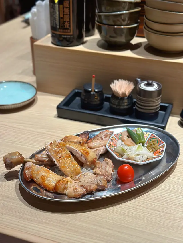 吟坐名物 原隻燒雞腿