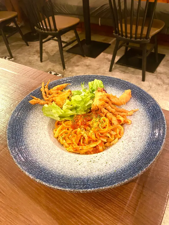 軟殼蟹配蕃茄濃汁鮮製意粉