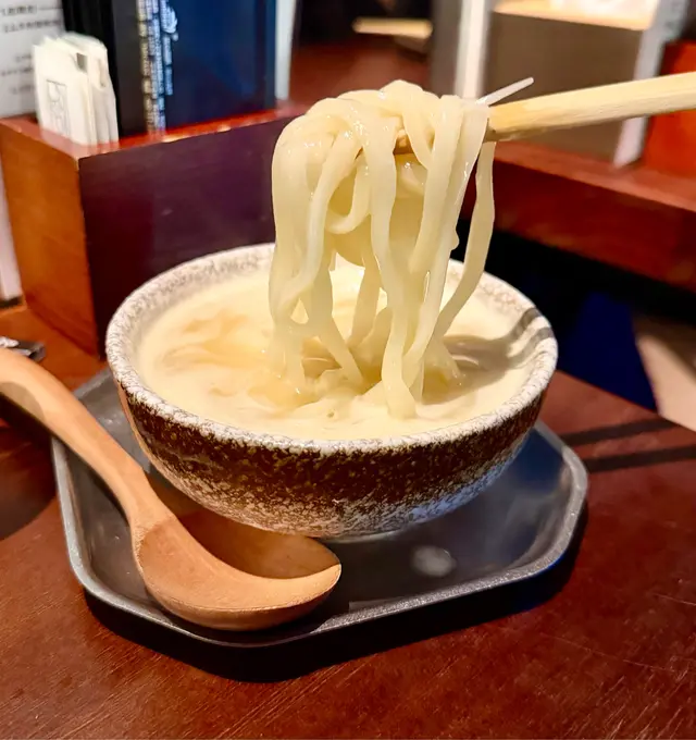 特濃花膠雞白湯烏冬