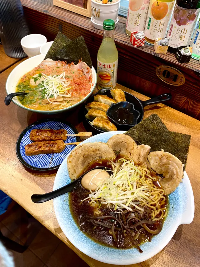 黑醬油叉燒拉麵&櫻花蝦拉麵