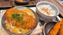 滑蛋吉列豬扒丼