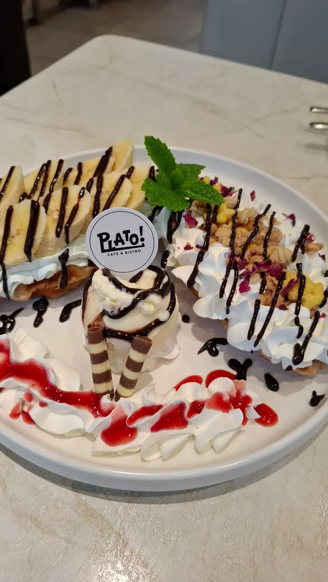 香蕉朱古力牛角窩夫配雪糕