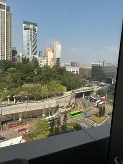 环境空间大,十分舒适😌😌,员工服务态度超好👍🏻👍🏻
食物质素唔错,而且多选择,适合朋友同情侣约会💕💕
由于周末,所以价钱偏贵,我谂平日应该会更加抵食😶😶
今次坐窗口位置能够望到风景,景色开阳🤩🤩