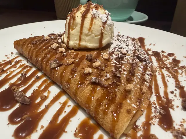 蘋果金寶配奶油醬及香草雪糕