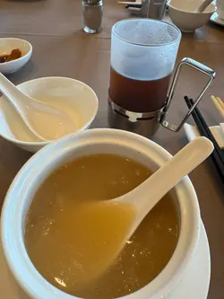 花胶软糯唔腥,螺头够入味,饮落清爽唔滞。
有住家炖汤嘅感觉。