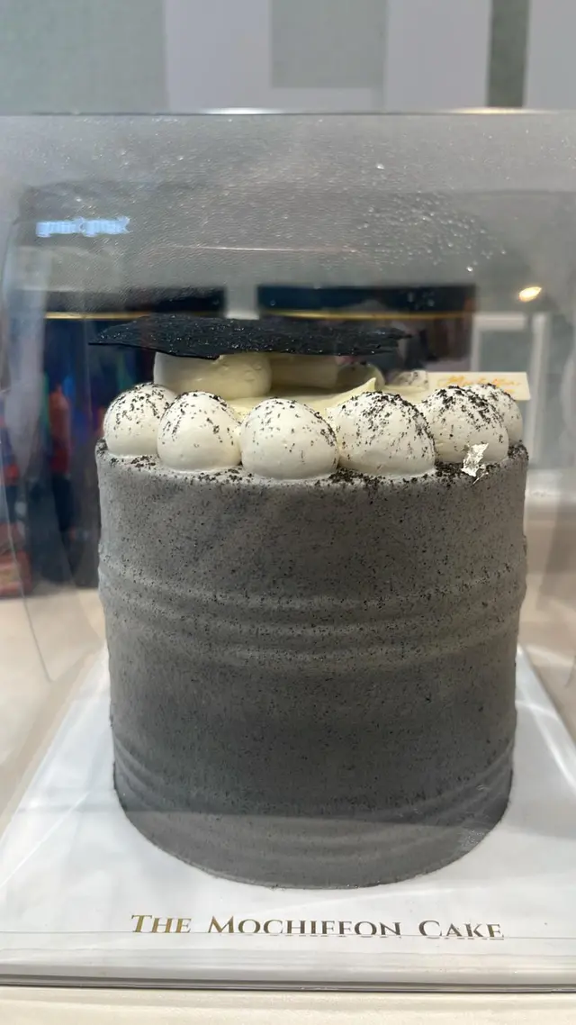 非常足料嘅蛋糕，芝麻味勁濃👍🏼
#生日蛋糕 